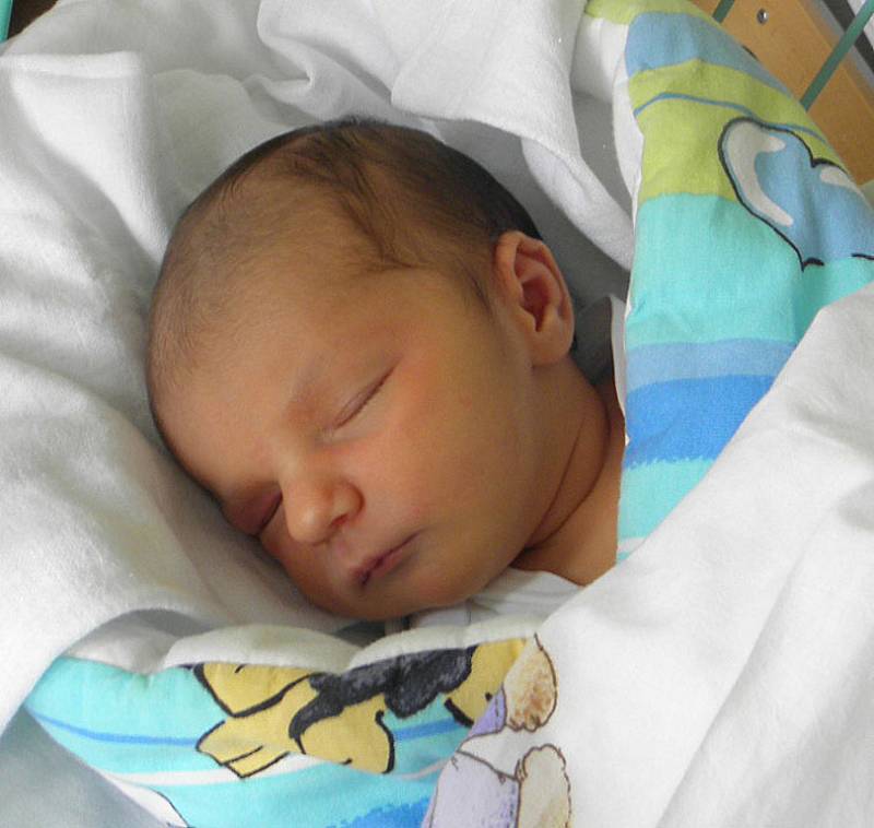 Druhorozená dcerka Barborka se narodila 11. června paní Veronice Novákové z Karviné. Po porodu malá Barborka vážila 3420 g a měřila 49 cm. Sestřička Natálka se na miminko moc těší.