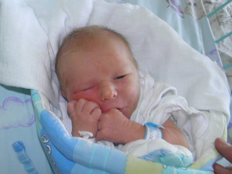 Matyášek Kantor se narodil 17. května mamince Simoně Kantorové z Albrechtic. Po porodu miminko vážilo 2610 g a měřilo 44 cm.