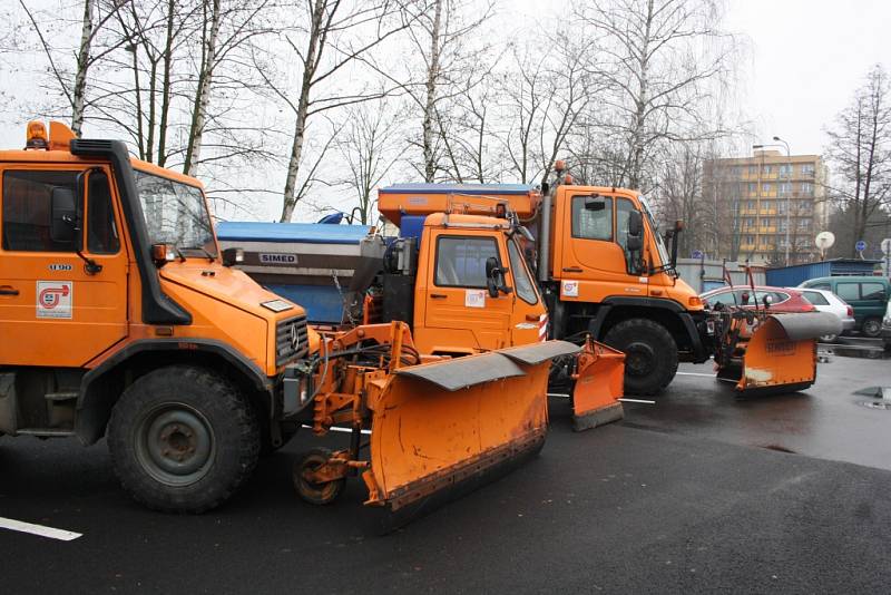 Silničáři i jejich technika jsou na zimu připraveni. 