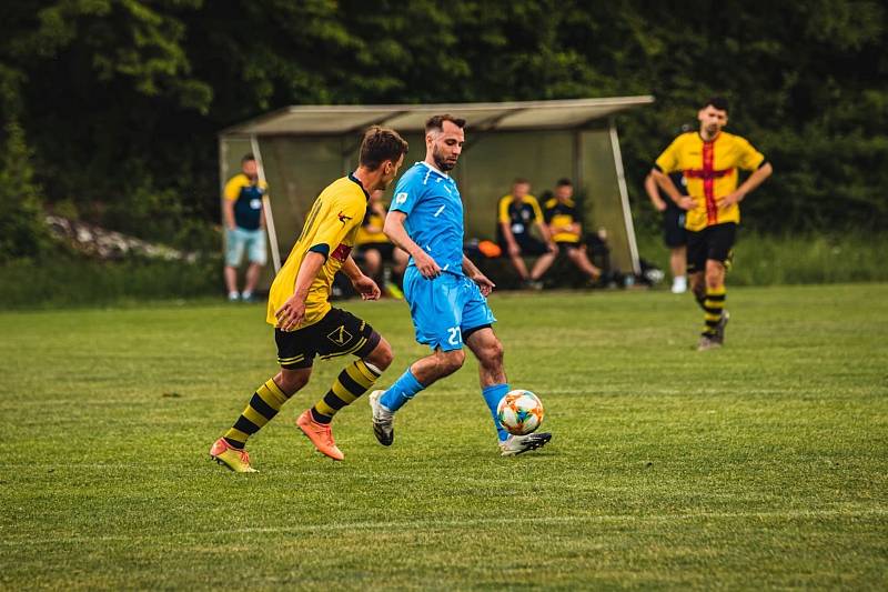 Zápas 23. kola fotbalové I.B třídy, skupiny C, SK Horní Suchá - TJ Vendryně 3:0. Foto: SK Horní Suchá/Ondřej Kruťa