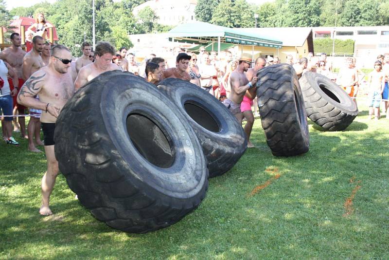 CrossFit závody Superior 14 Summer Games 2015 na letním koupališti v Havířově