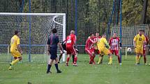 V derniéře podzimní I.B třídy hostili fotbalisté Lutyně (ve žlutém) Nýdek.