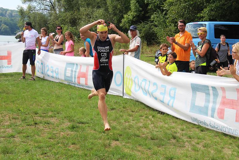 Přátelská a příjemná atmosféra a vynikající sportovní výkony na trati. Takový byl letošní Albrechtický triatlon, kde krom dospělých startovaly i dětské kategorie.