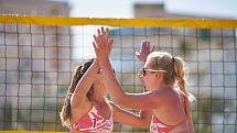 Plážová volejbalistka Marie Makovcová z klubu Beach Volleyball Karviná vedle studia ve Valencii objíždí se spoluhráčkou Julií Garrido Morales turnaje ve Španělsku a daří se jim.