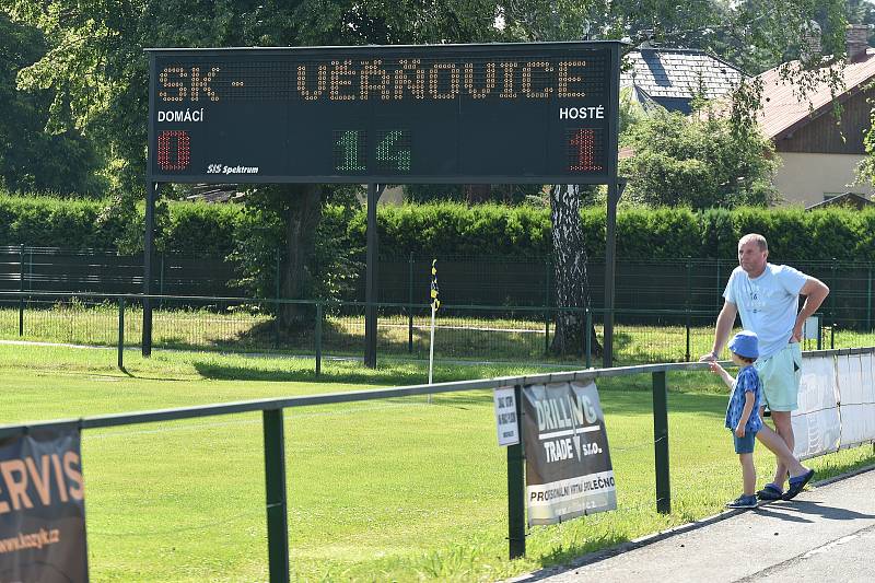 Fotbalový klub SK Stonava. V poslední přípravě před sezonou domácí hráči (ve žlutém) porazili Věřňovice 4:1.