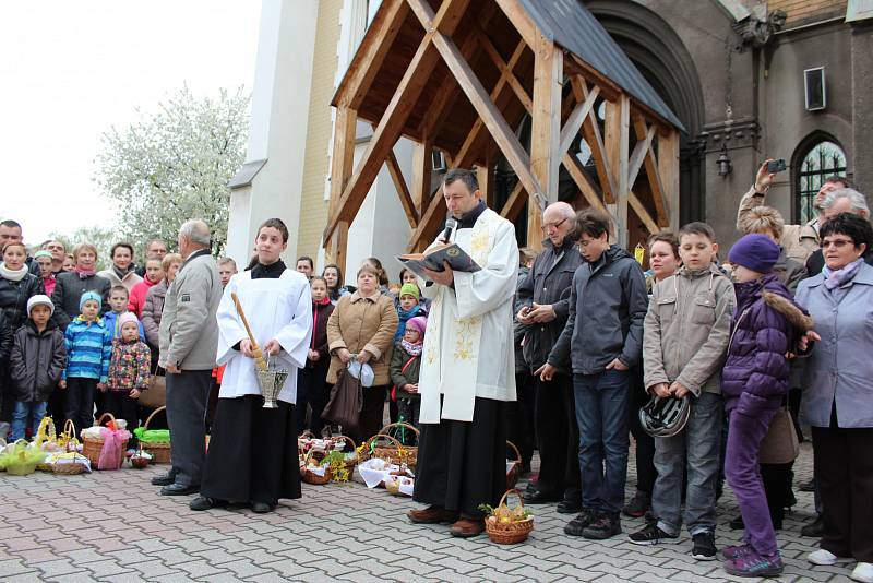 Svěcení velikonočních pokrmů v Českém Těšíně.