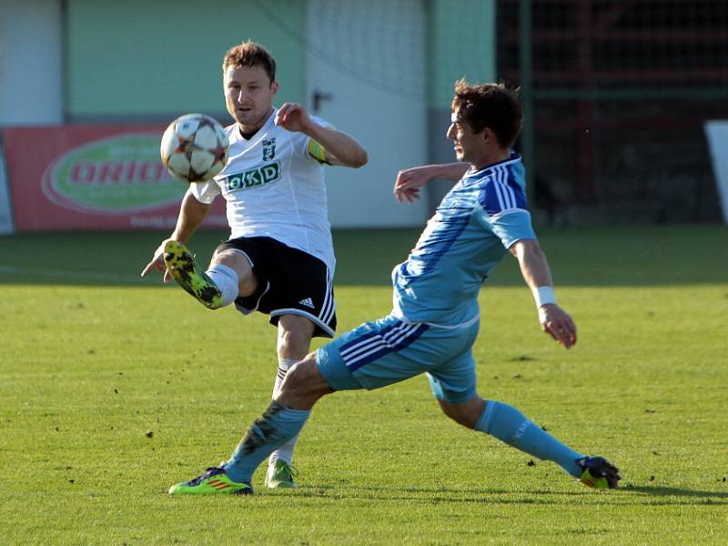 První pohárový duel mezi Karvinou a Mladou Boleslaví (v modrém) vyhráli hosté 1:0.