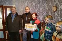 Zásilka mouky pro nejchudší v ukrajinském Mukačevu. 