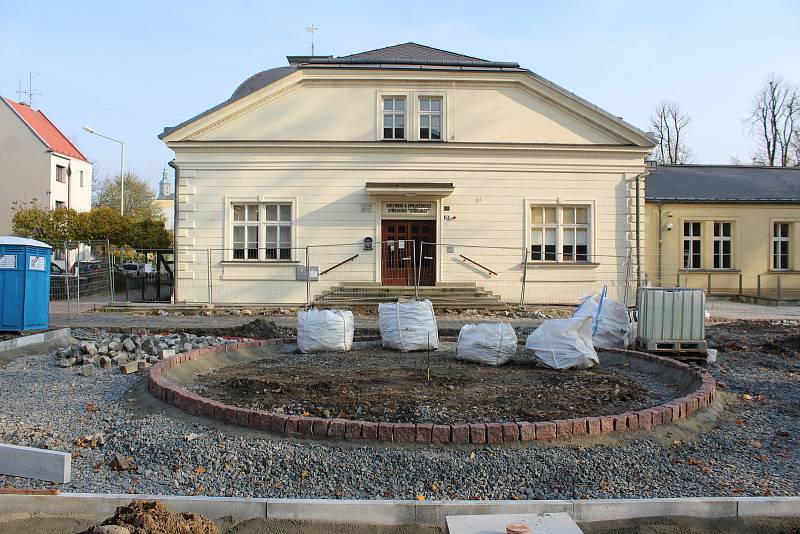 Při rekonstrukci a úpravách zahrady u KaSS Střelnice v Českém Těšíně odkryli dělníci studnu z 19. století.