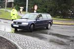 První den uzavírky průjezdu Orlovou vládl na silnicích chaos. Mírnit se ho snažili strážníci městské policie. 