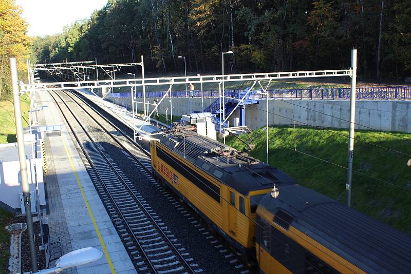 Železniční zastávka Havířov střed v první den zahájení provozu.