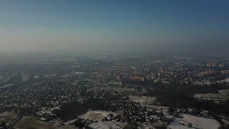 Pohled na karvinské panorama z Rájského kopce.