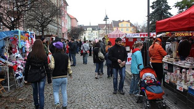Na náměstí v Novém Bohumíně se v sobotu konaly tradiční vánoční trhy. 
