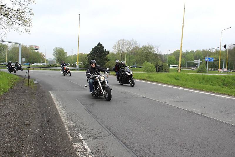 Společná jarní vyjížďka motorkářů z Havířova do Dobré. 