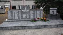 Památník 108 horníkům, kteří zahynuli při důlním neštěstí 7. července 1961 a také obětem 2. světové války. 
