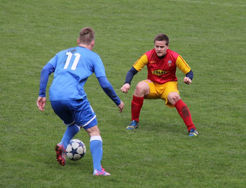 Havířovští fotbalisté (v modrém) zdolali Frýdlant rozdílem dvou branek.