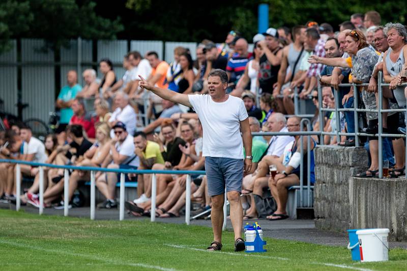 V pohárovém derby se radovali fotbalisté Dětmarovic (v bílém), kteří porazili sousední Bohumín až po prodloužení.