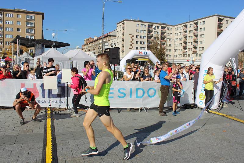 Havířovská desítka 2019. Vítěz běhu na 10 km Adam Szymanik.