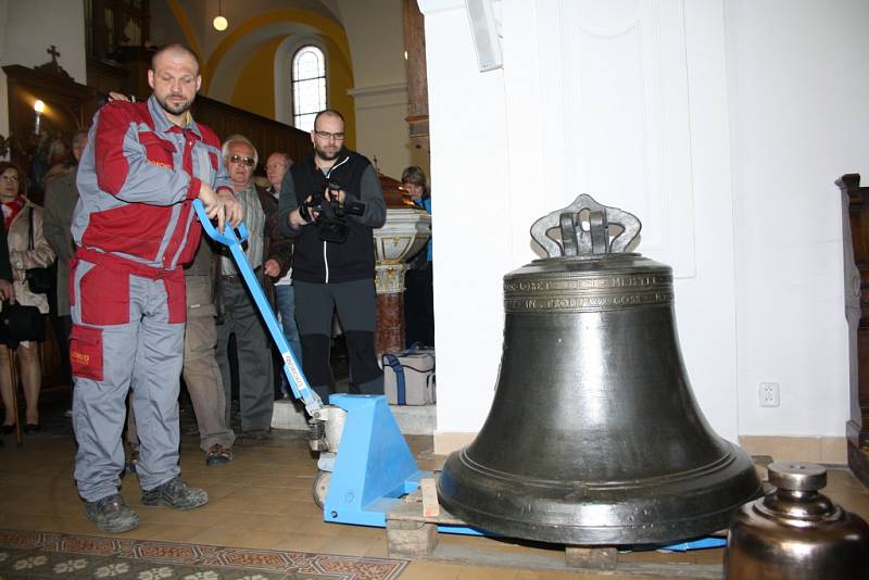 Ve starobohumínském kostele jsou opět původní zvony z roku 1620, které odtud odvezli Němci za války a před časem se nalezly ve dvou kostelech v Německu, které je vrátilo do Bohumína.