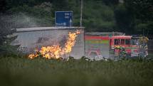 Na benzinové čerpací stanici hořel plyn, který unikal z nádrží na LPG.