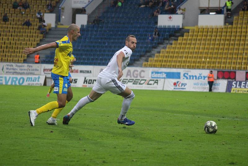 Teplice - Karviná 0:0. Karvinští (v bílém) si z Teplic odvezli historicky první bod.