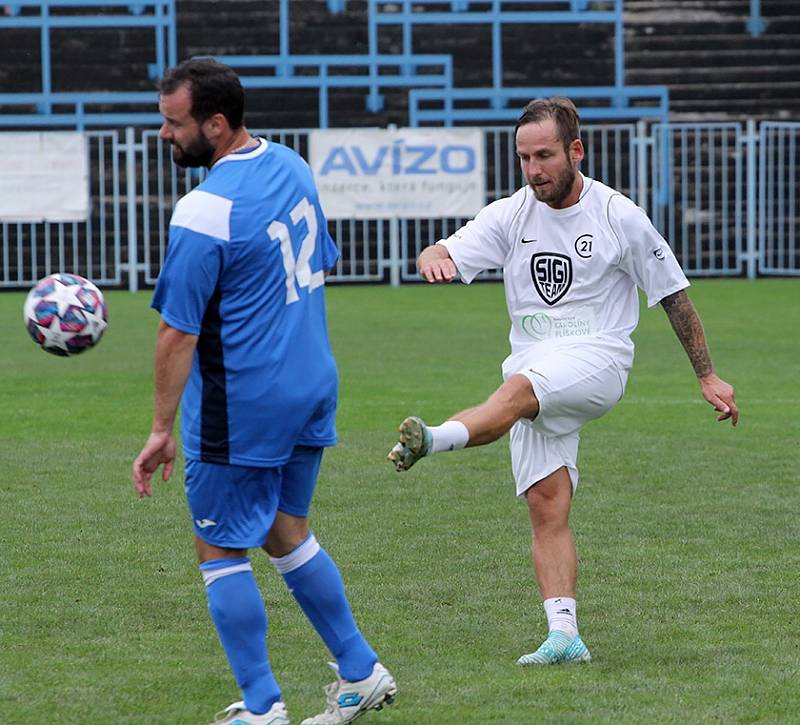 Fotbalové i hokejové osobnosti a sportovní legendy byly v neděli k vidění v Havířově.