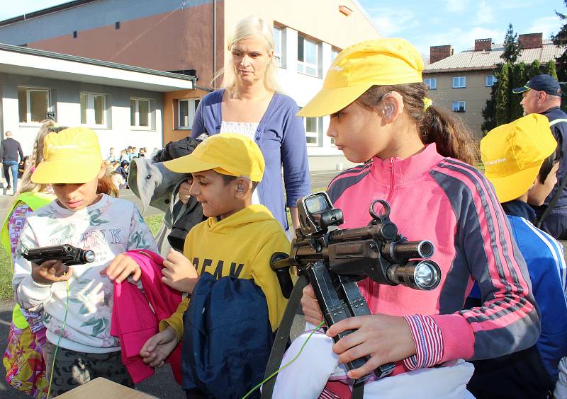 Návštěvníci akce Střední školy techniky a služeb v Karviné si užívali pestrý program, zaměřený nejen na techniku a řemesla.