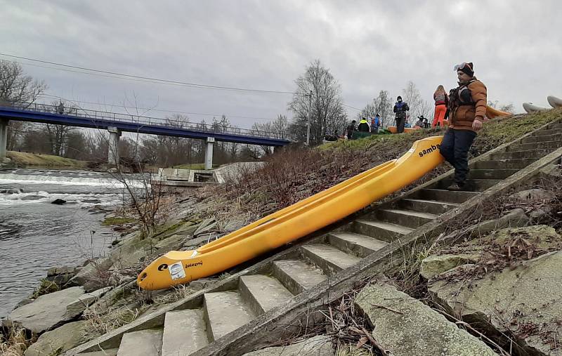 Ve Věřňovicích se konal v pořadí XIII. ročník Novoročního sjezdu Olše, které se pravidelně účastní jak vodáci z Česka, tak z Polska.