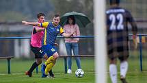 Divizní derby Bohumín - Havířov (v růžovém).