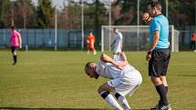 Okresní derby v divizi. Dětmarovice (v bílém) porazily Havířov 1:0.