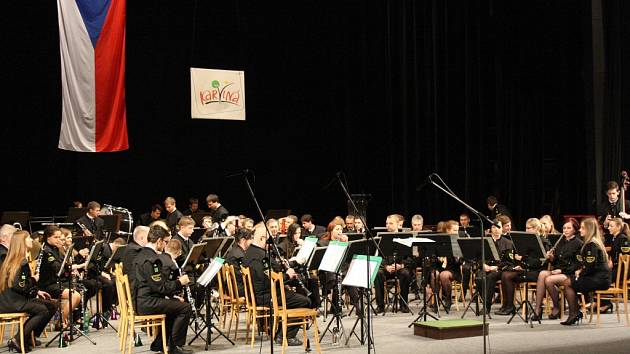 Karvinský Dechový orchestr Májovák odehrál 1. ledna svůj tradiční Novoroční koncert. 