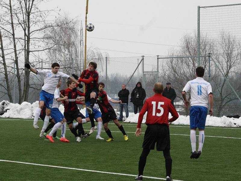 Havířovští fotbalisté (v bílém) doma přehráli béčko Opavy.