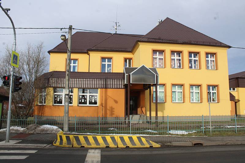 Dolní Marklovice, základní škola