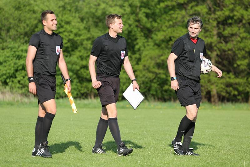 Finále Poháru OFS Karviná 2022 FK Baník Albrechtice - Český Těšín 2:1, které se hrálo 11. května 2022 na hřišti Lokomotivy Louky. Foto: FK Baník Albrechtice/Gustav Guňka