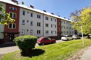 Společnost Heimstaden kvůli malému zájmu o byty v lokalitě Nové Město vypraznuje některé domy a poslední nájemníky vystěhovává.