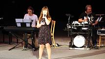 Mladí zpěváci a zpěvačky se utkali v soutěži Karvinský talent.