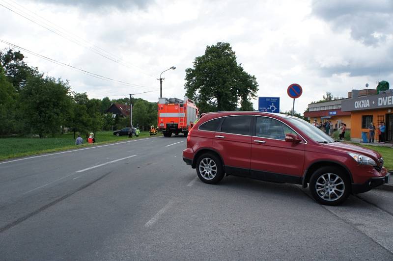 Zásah záchranářů u nehody motorkáře v Albrechticích. 