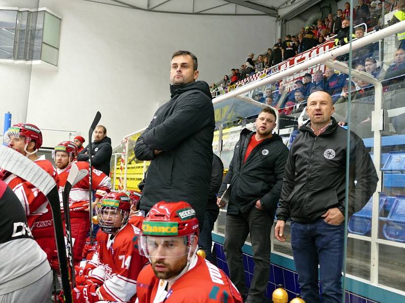 Havířov vs. Frýdek-Místek (v červeném).