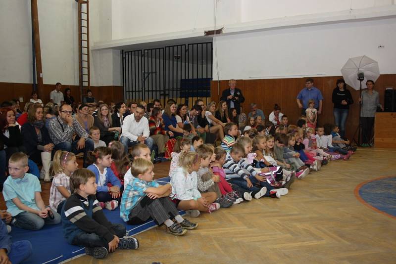 Slavnostní zahájení školního roku a vítání prvňáčků v havířovské ZŠ F. Hrubína. 