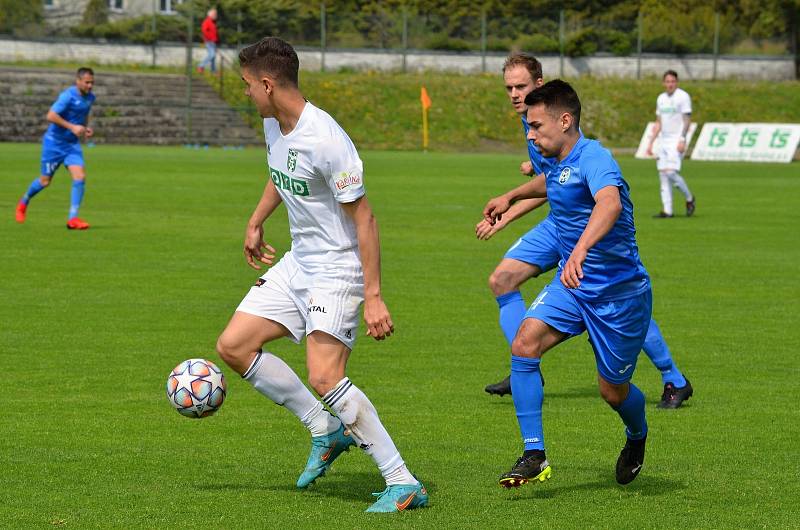 Zápas 21. kola divize F MFK Karviná B - Bospor Bohumín 1:2, který se hrál 8. května 2022 na hřišti Kovony. Foto: MFK Karviná