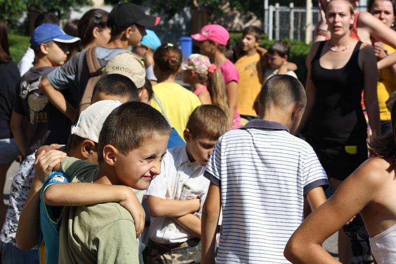 Letní tábor pořádaný dobrovolnickou organizací ADRA v zakarpatském Mukačevě. 