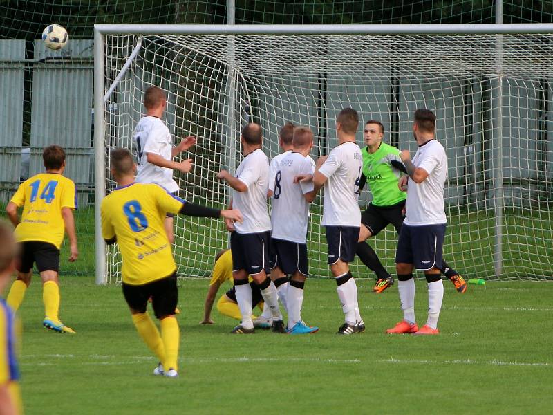 Dětmarovice (v bílém) - Bílovec 1:3.