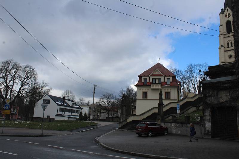 V Orlové-Městě otevřeli naučnou stezku Zapomenutá Orlová, která přibližuje kromě stávajících i místa a objekty, které už nestojí. V minulosti padly za oběť těžbě uhlí.  Duben 2021.