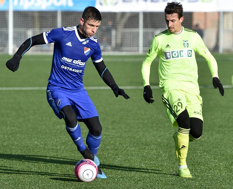 Fotbalové derby Baník Ostrava (modré dresy) - MFK Karviná 1:1.