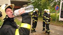 Cvičení policejního komanda a hasičů v havířovské nemocnici. 