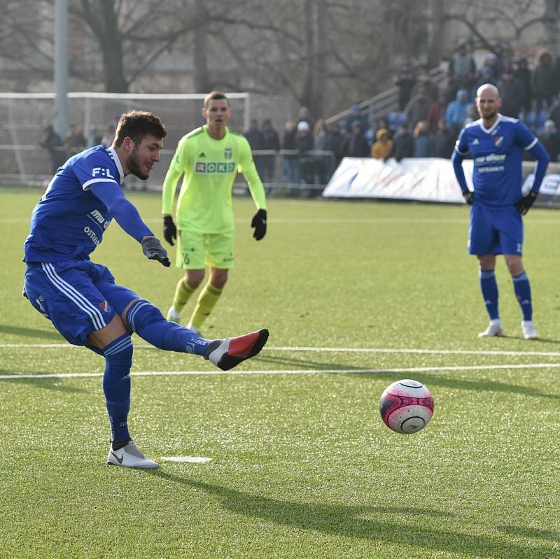 Fotbalové derby Baník Ostrava (modré dresy) - MFK Karviná 1:1.