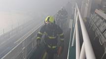 Požární cvičení na zimním stadionu v Havířově.