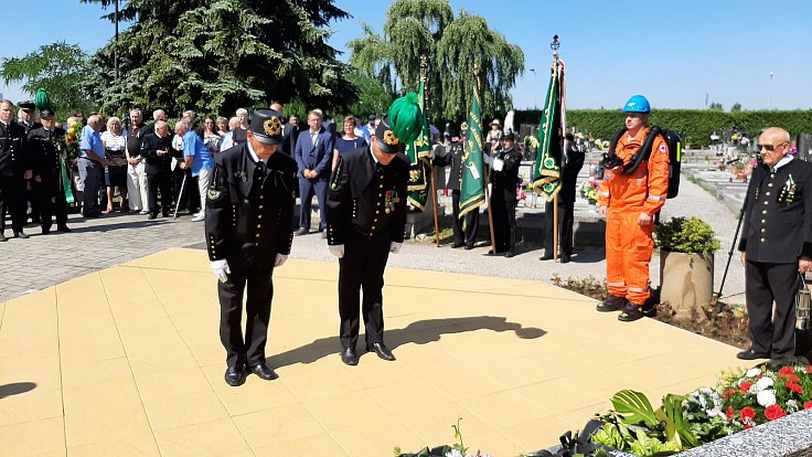 V den 60. výročí požáru a smrti 108 horníků na Dole Dukla v Dolní Suché, se na šumbarském hřbitově konal vzpomínkový akt. Havířov, 7. července 2021.