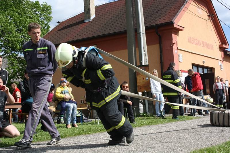 Soutěž o Železného hasiče ve Stonavě. 