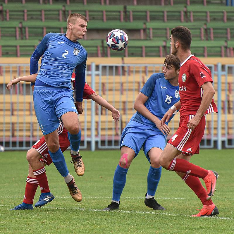 Havířov (v modrém) si doma poradil s Heřmanicemi 2:0.